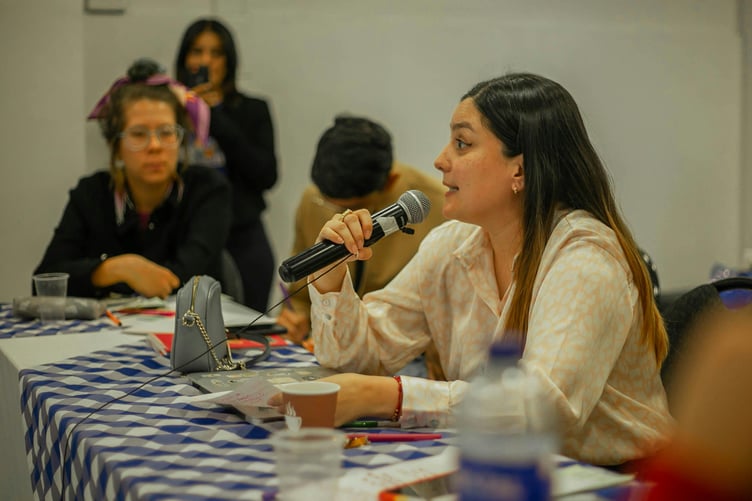 Stock image students debate