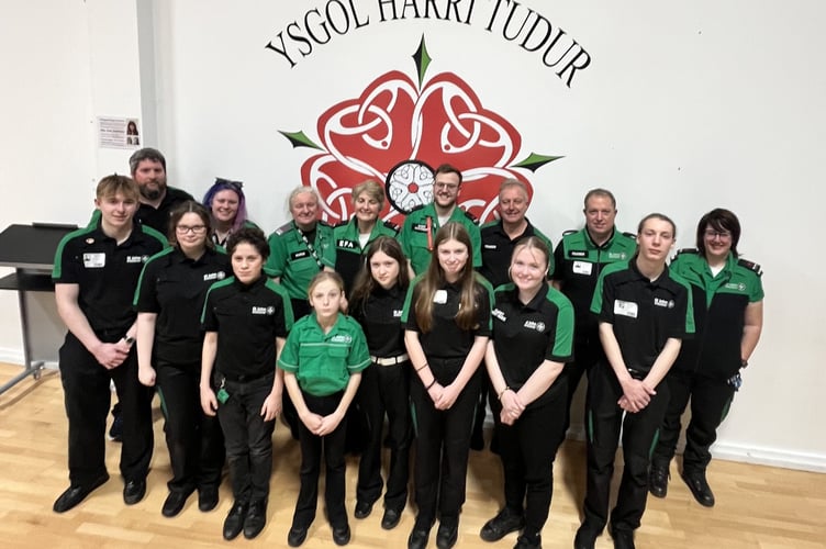 924 pupils and staff at Ysgol Harri Tudur in Pembrokeshire took part in CPR and defibrillator demonstrations led by Cadets from St John Ambulance Cymru’s Haverfordwest Division.