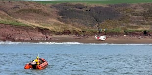 Tenby RNLI assists Swanlake Bay hypothermia victim evacuation