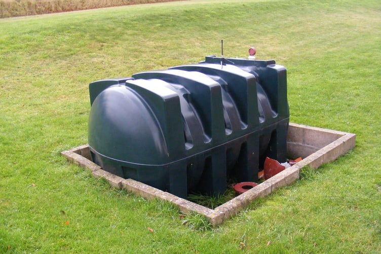 Oil tank