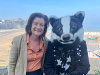 First Minister's campaign visits Tenby amid steampunk festivities