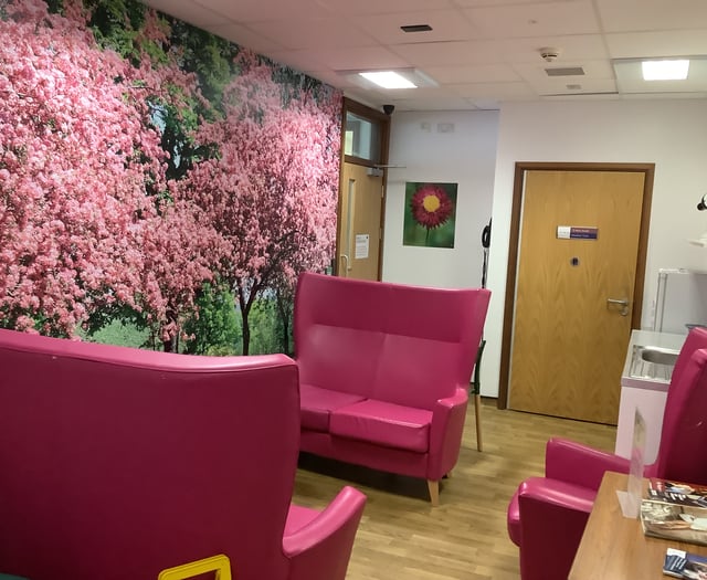 Refurbished relatives' room opens at Glangwili Hospital ICU