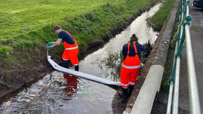 NRW investigates oil pollution in Pembroke stream