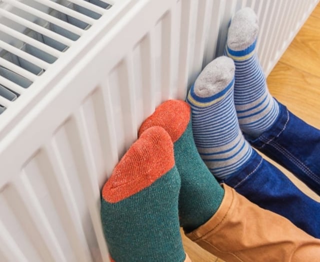 Thousands of Welsh households to get help with oil & LPG heating costs