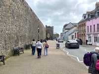 Calls for action on Tenby South Parade parking