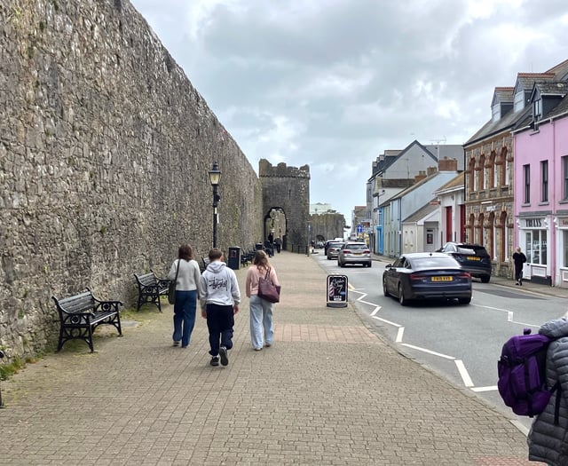 Calls for action on Tenby South Parade parking