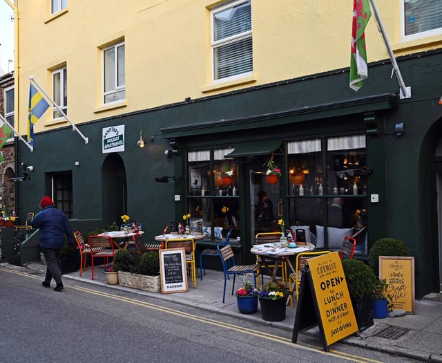 Plans to rejuvenate Saundersfoot pub submitted