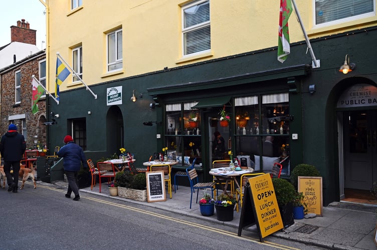 Saundersfoot Chemist Inn