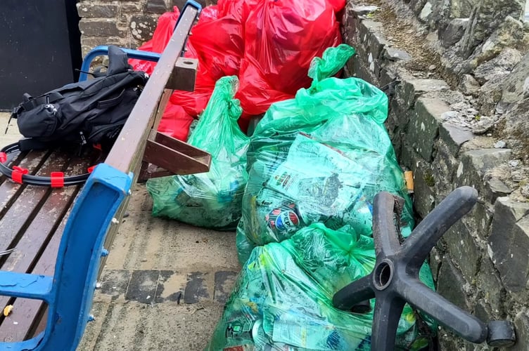 Littering in Saundersfoot is increasing, prompting local councillors and volunteers to take ongoing action