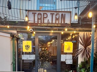 Tap and Tân enjoy 'Number One' accolades