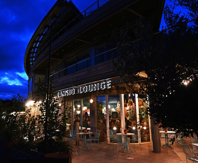 Lansio Lounge supports Forever 11 in June
