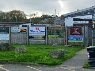 Bowls club may challenge council's advertising ban