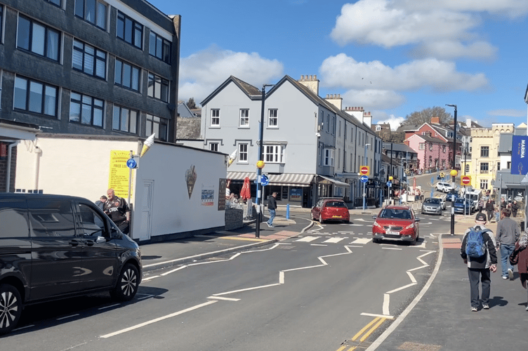 Saundersfoot street scene