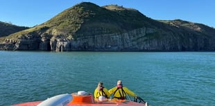 Tenby RNLI rescues stranded pair