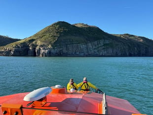 Tenby RNLI rescues stranded pair