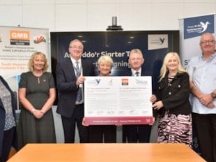 Carmarthenshire Council signs the Twf Charter