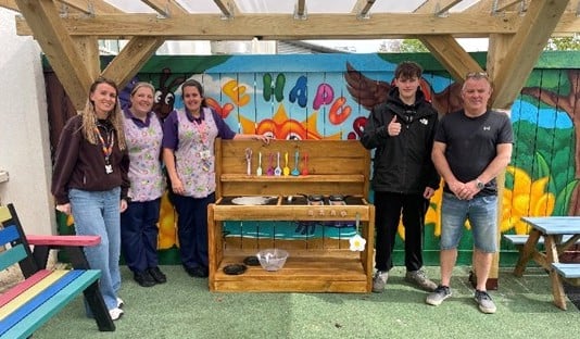 Staff from the ward, staff from Carmarthenshire Youth Support Service and Billy Bilton