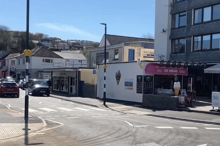 The new road layout in the centre of Saundersfoot continues to split opinion.