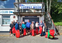 Volunteers help keep Saundersfoot beach clean