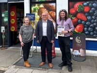 Senedd Member addresses independent retailer concerns in Tenby