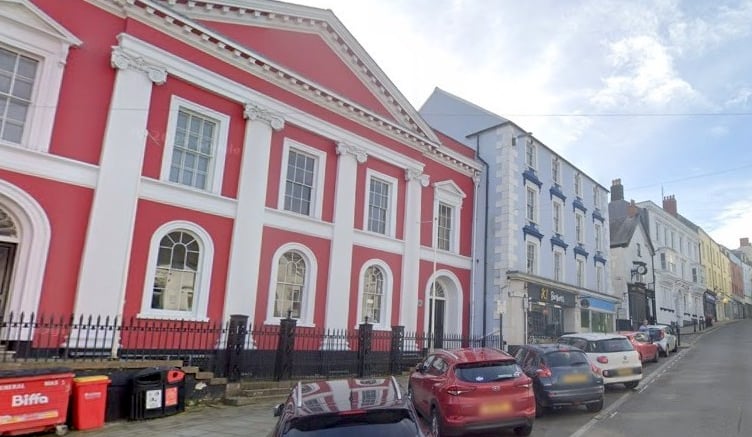 A call to turn part of Haverfordwest’s former courthouse in the town centre to a theatre is expected to be approved by county planners