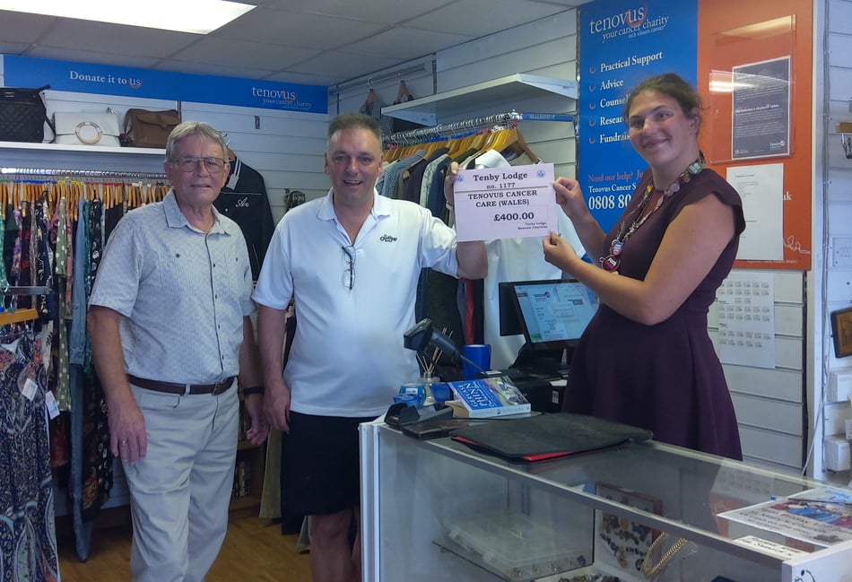 Tenby Freemasons raise £400 for cancer charity