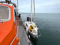Tenby RNLI lifeboat rescues yacht