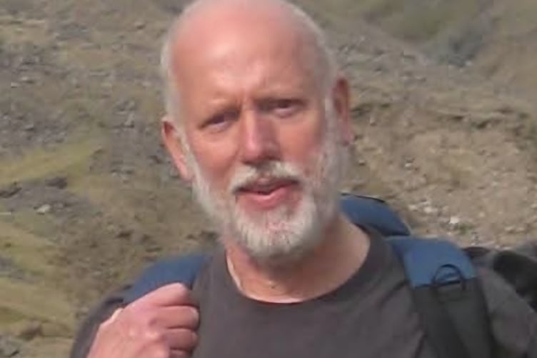 Dr Peter Claughton