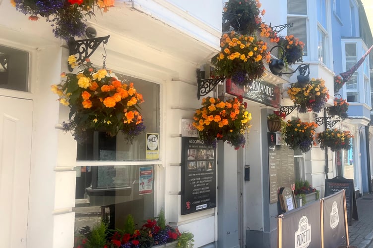 Normandie Tenby in bloom