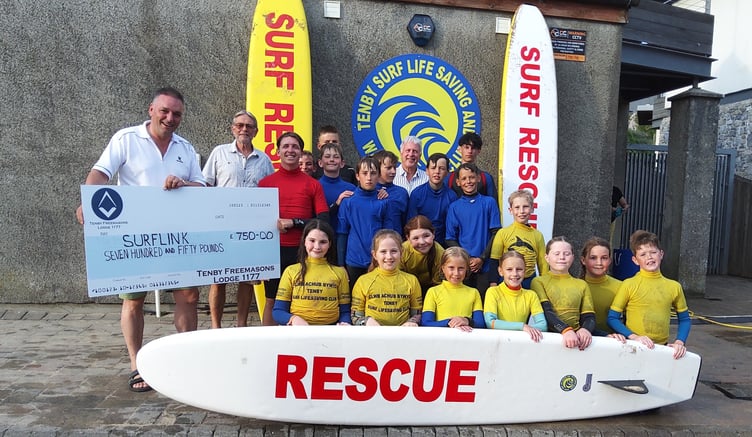 Tenby Freemasons have donated £750 to the local Surf Lifesaving Club
