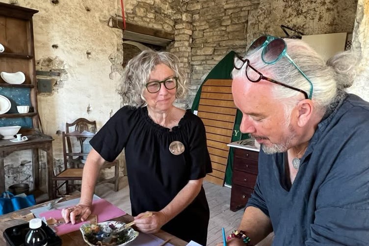 Artist-in-residence Andrew Douglas-Forbes and artist-jeweller Carol K Gwizdak preparing for Aberglasney’s 2026 ‘Patrwm Cymru/Welsh Pattern’ exhibition, inspired by the diaper pattern found in the Cloister Garden.