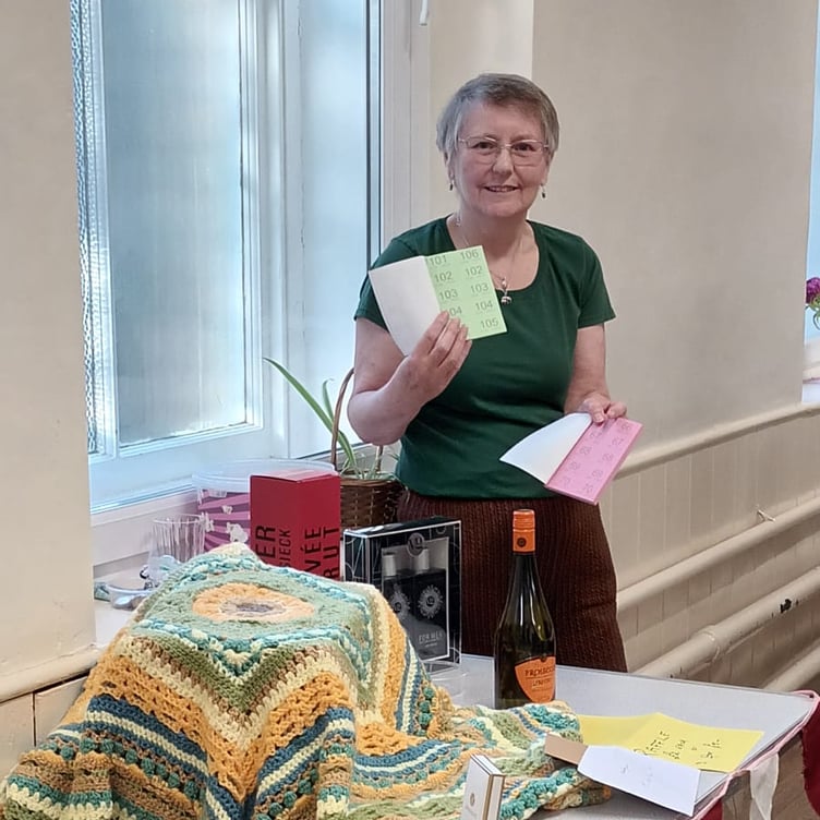 Top raffle prizes at the Narbelles WI Quiz Night were donated by Sharon Williams and Manor Wildlife Park.