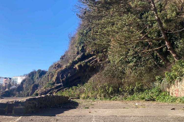 It would be situated below the Park Hotel, North Cliff, the site in private ownership as part of the Park Hotel estate.