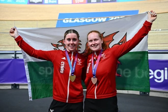 Wales shines at Commonwealth Games: Morris and Finucane win cycling golds