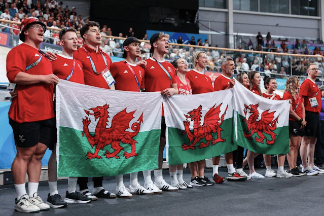 With 15 gold medals available across the final day of the Games, five track cycling titles remained up for grabs, as Welsh riders once again featured across the programme.