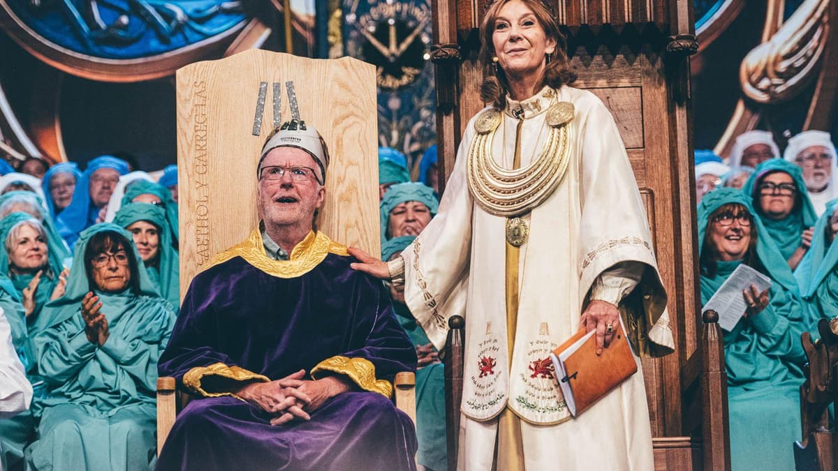 Martin Huws adds Eisteddfod Crown to honours list