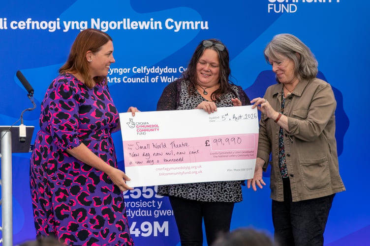 Heledd Fychan MS, Cabinet Minister for Culture and Sport, surprised Small World Theatre when she presented a cheque for £99,990 from The National Lottery Community Fund to fund Amethyst, a two-year project supporting the mental health and wellbeing of young people 11-18.
