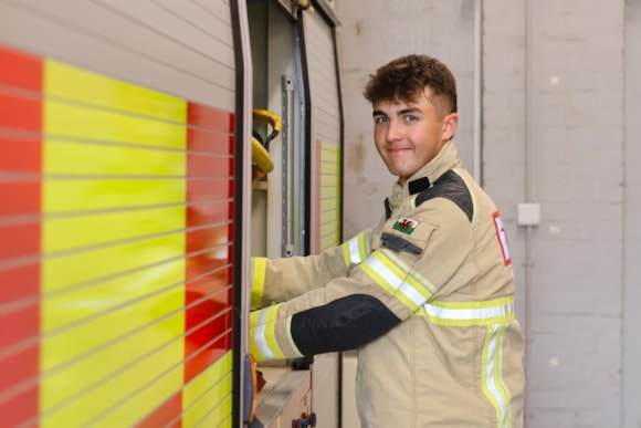 Siôn Jones, an On-Call Firefighter at Tumble Fire Station, secured the title while representing the Ride Revolution Coaching Team,