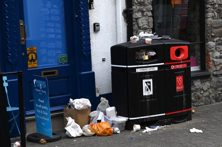 Overflowing bins in Tenby