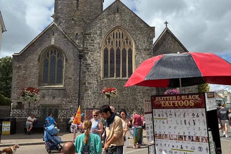 Street peddlers in Tenby's town centre