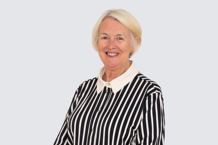 Siân Gwenllian, Cabinet Minister for Local Government, Housing and Planning