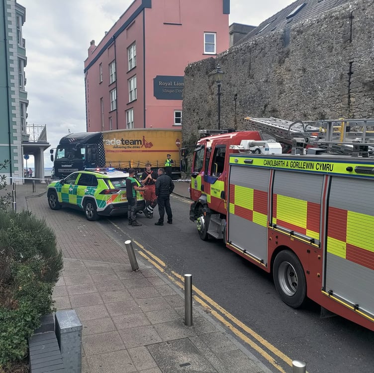 The delivery lorry exiting Upper Frog Street