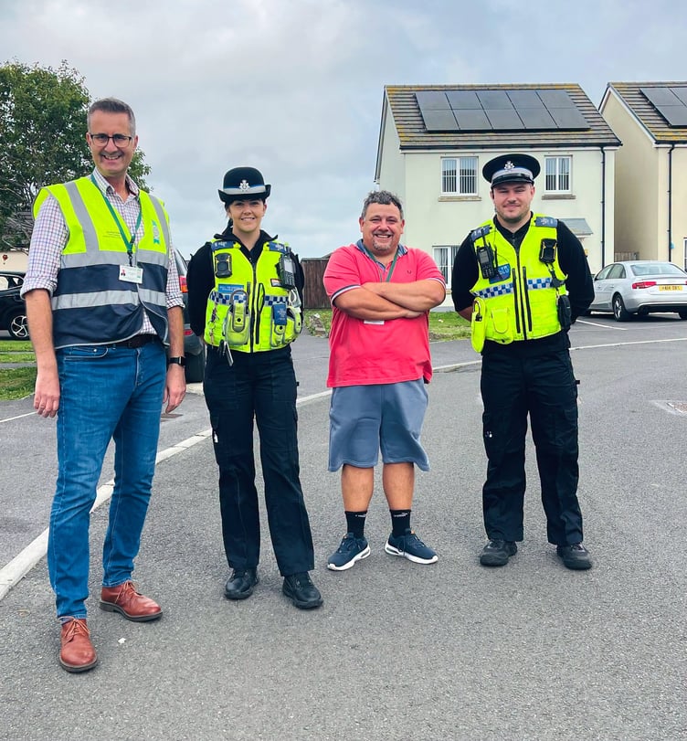 Pembroke mayor Cllr Jonathan Grimes and County Councillor Aaron Carey joined Pembroke Dock and Pembroke Police on September 3 to speak with residents following wildlife concerns.