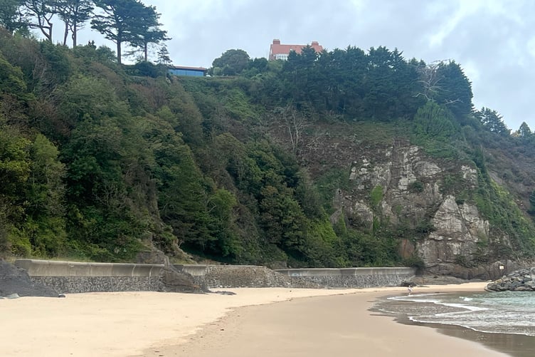 Plans for an outdoor sauna by Tenby’s North Beach have been refused Pembrokeshire’s National Park.