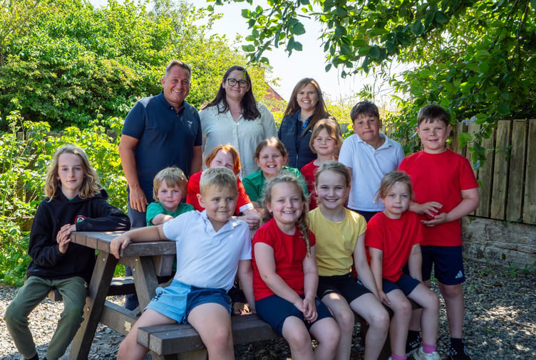TA Ysgol
Maenclochog for a Community Garden gazebo