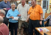 Templebar Inn donates £1,171 to Guide Dogs