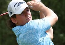 Harries lights up links with 16-under masterclass