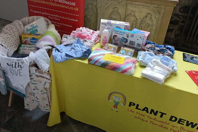 Plant Dewi’s Baby Bundle Bank has reached its tenth anniversary and has provided over 1900 bundles during that time, supporting hundreds of families across West Wales.