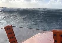 Tenby RNLI lifeboat called to Blue Pool medevac